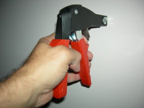 Molly setter to install molly bolts quickly without a screwdriver